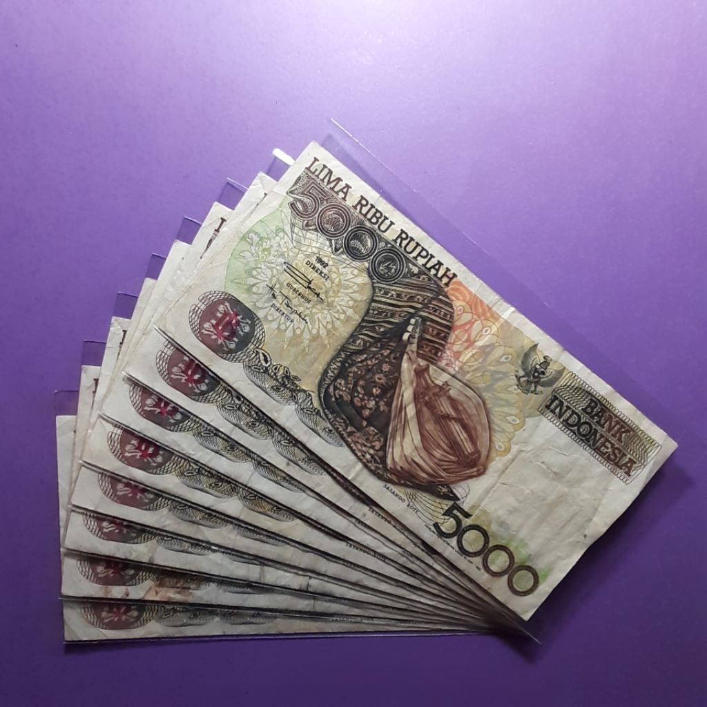 Uang kuno 5000 rupiah sasando tahun 1992