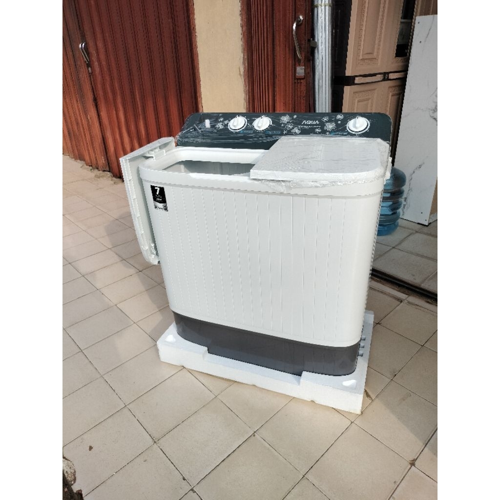 Mesin cuci Aqua 7kg dua tabung