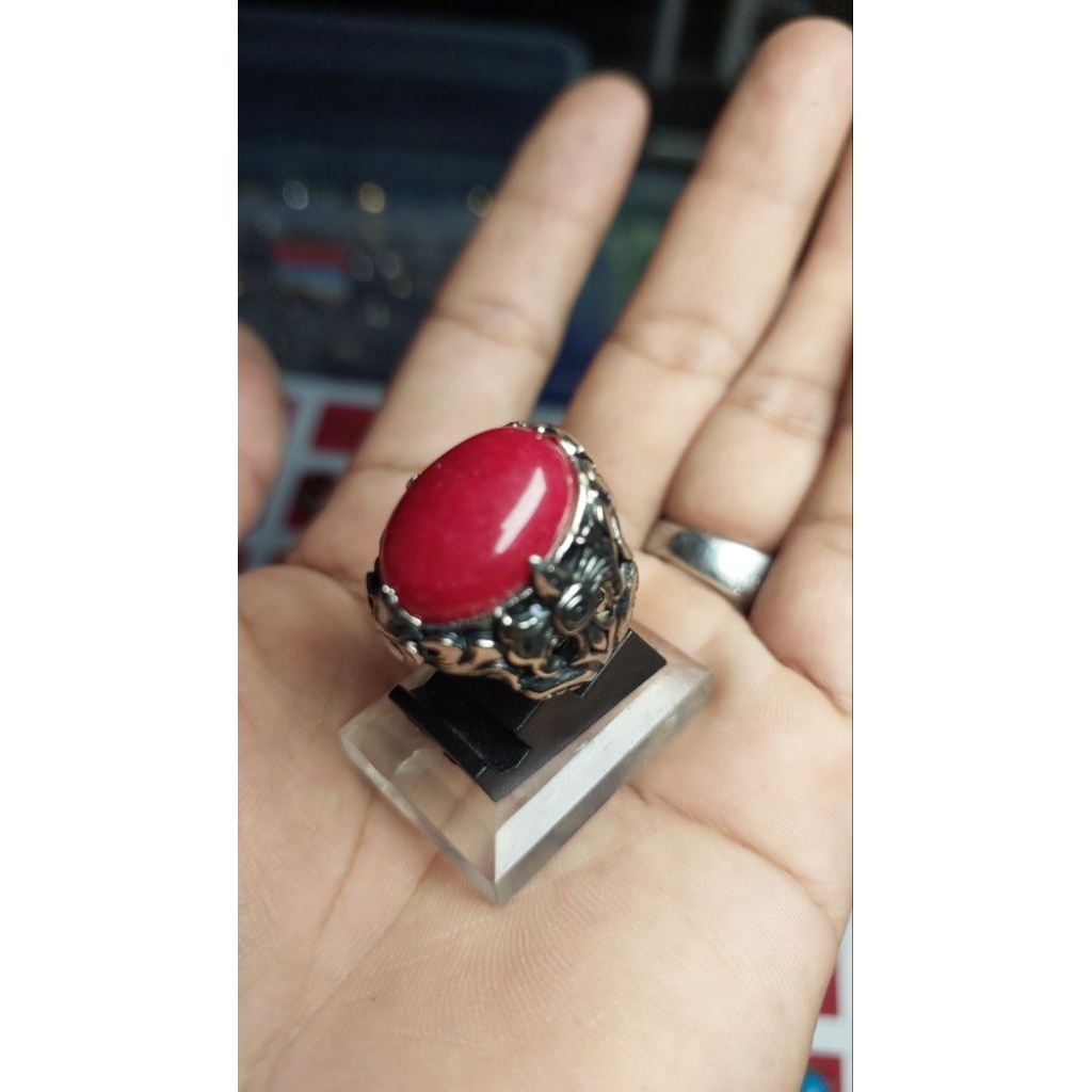 cincin batu giok merah cina