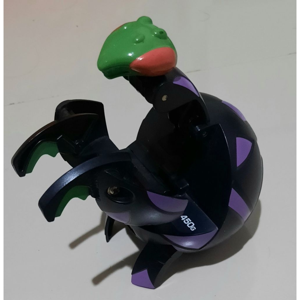 Bakugan Deka Mantris belalang (ukuran besar) warna hitam panjang sekitar 13 cm