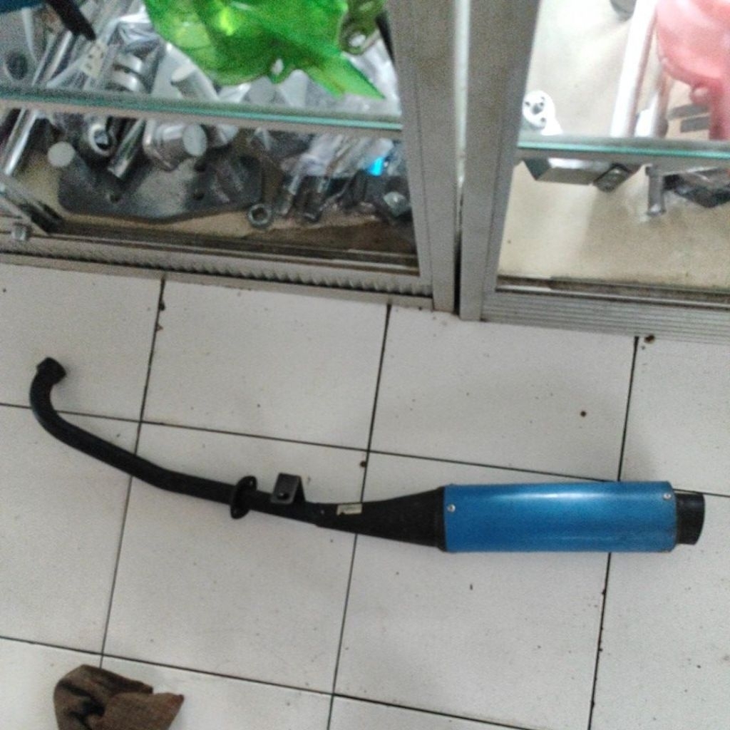 knalpot racing standar karisma hitam biru