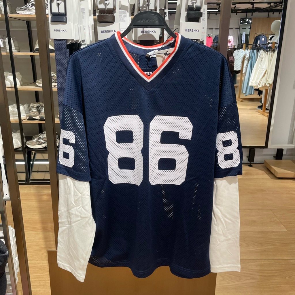 Jersey T-shirt Varsity BERSHKA MEN Jastip (jasa titip)