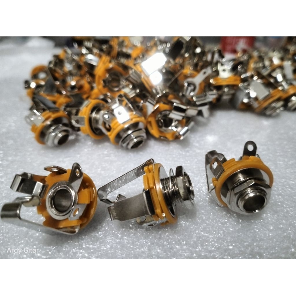 Jack output gitar mono dan stereo