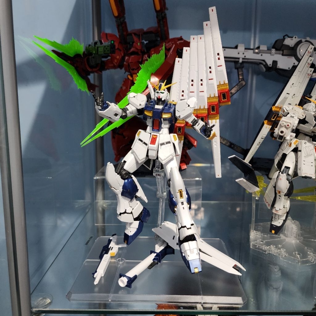 Rg Nu Gundam docks Thailand
