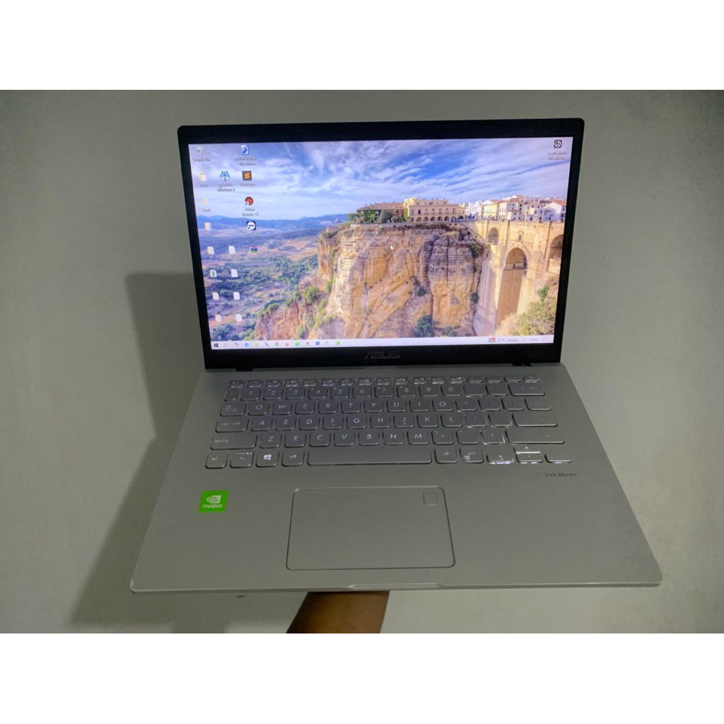Laptop Asus Vivobook A409JP -Processor Intel Core i5-1035G1 (8 CPUs) ~ 1.2GHz -Dual VGA invidia Gefo