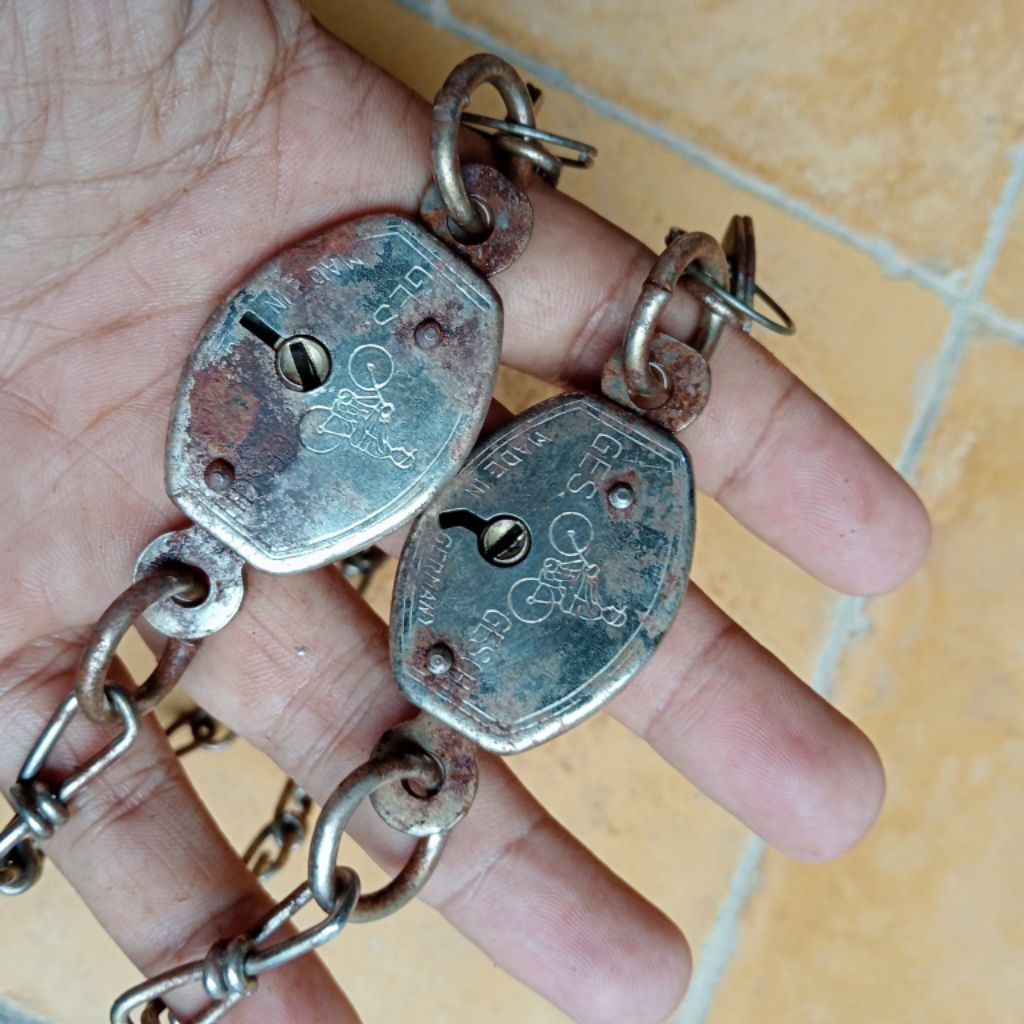Gembok Rantai Sepeda Lawas - Gembok Rantai Sepeda Jadul - Gembok Rantai Sepeda Antik