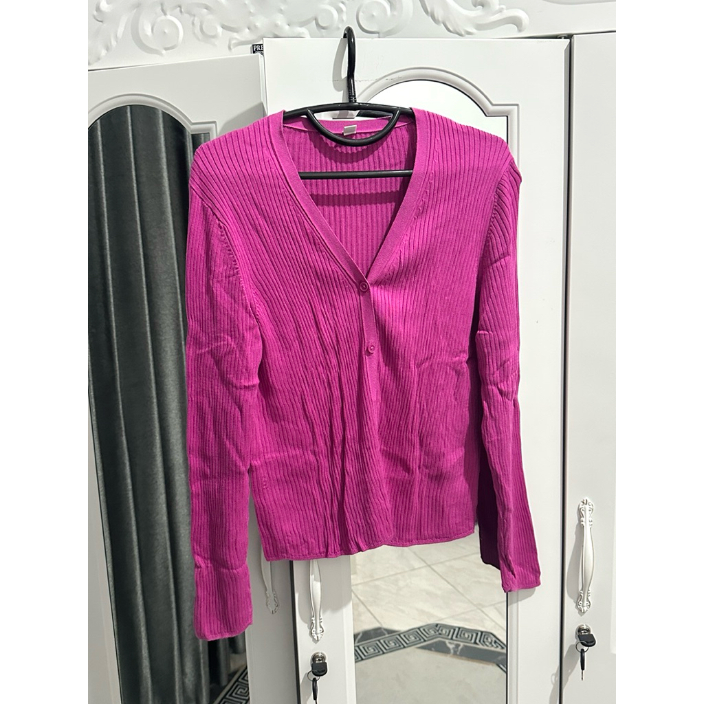 Preloved cardigan uniqlo magenta
