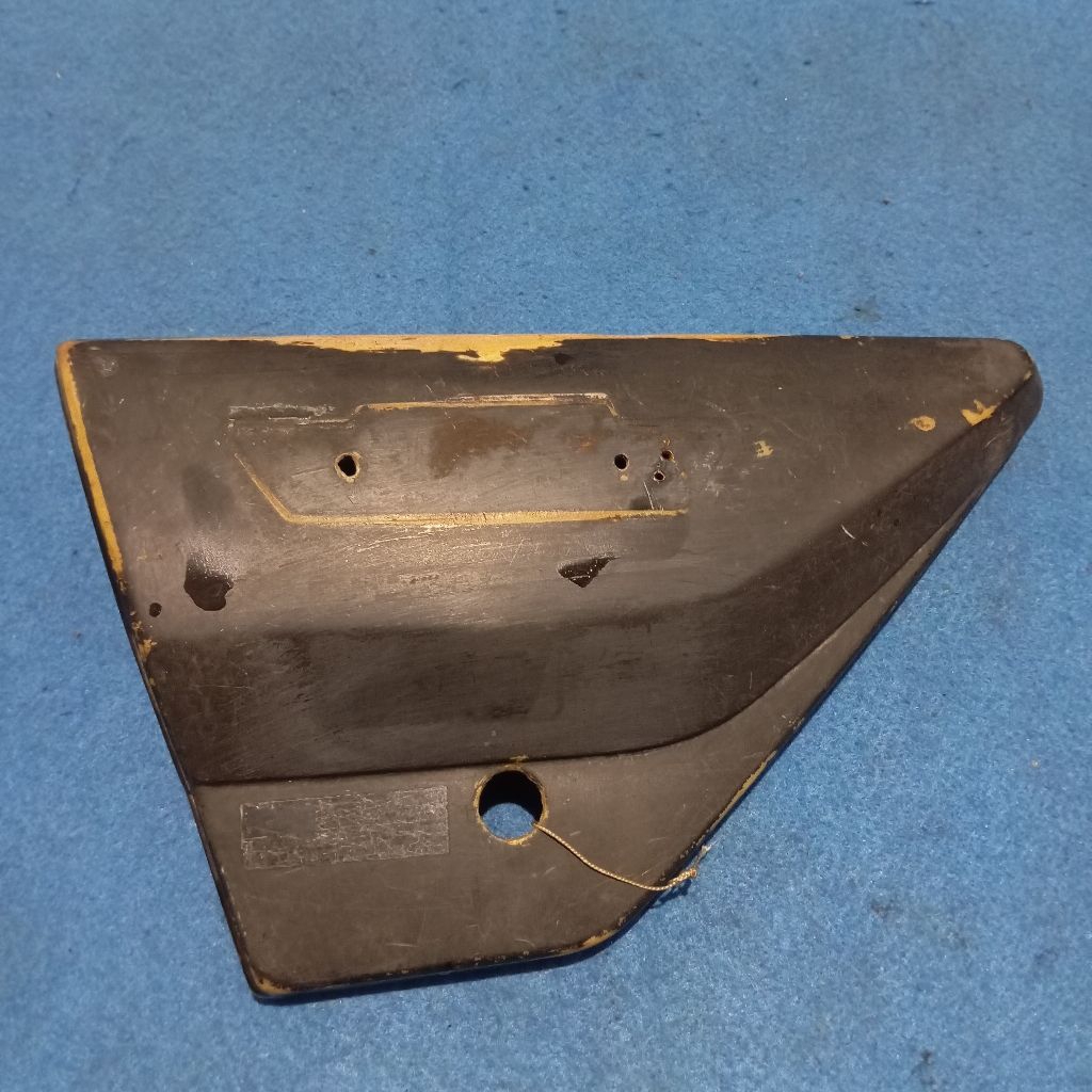 cover tutup aki accu kempolan tepong samping Suzuki trs Original kiri