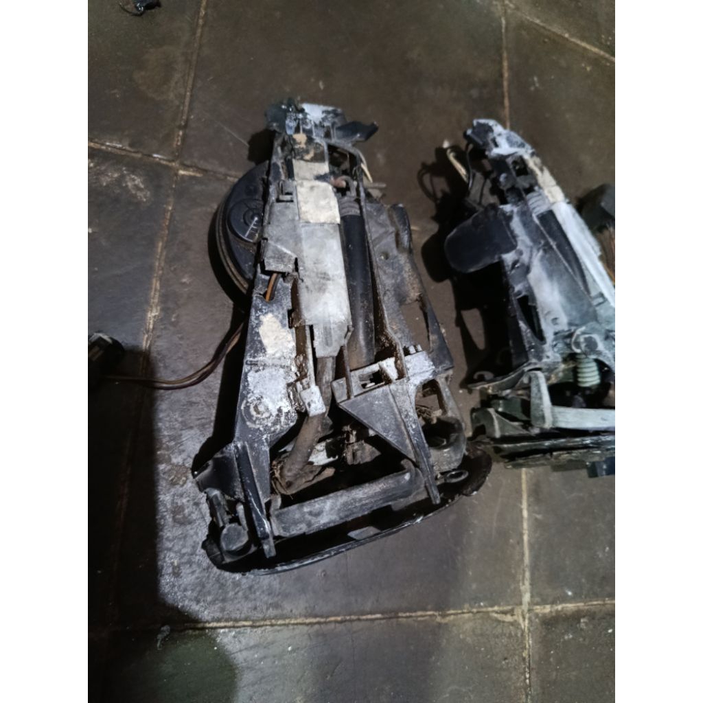 bracket rangka spion w202