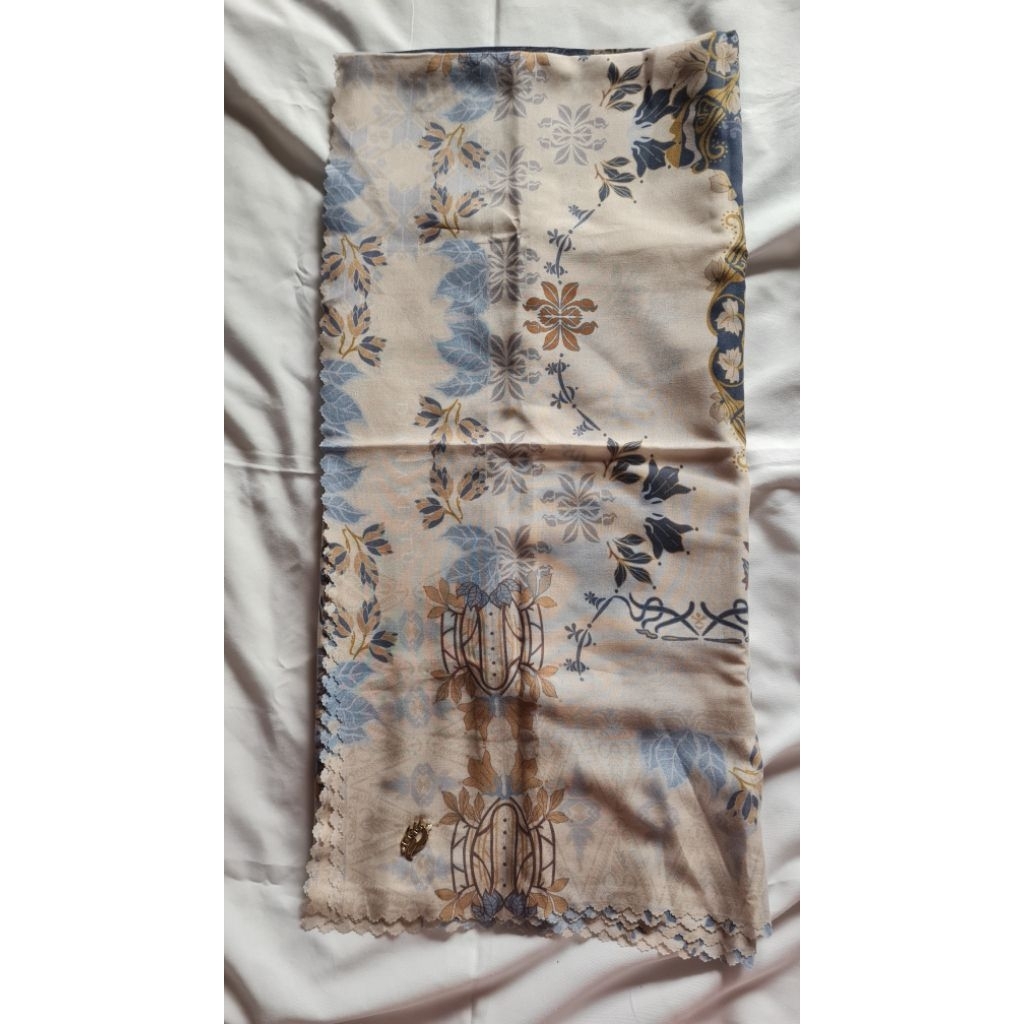 scarf by diana restu preloved