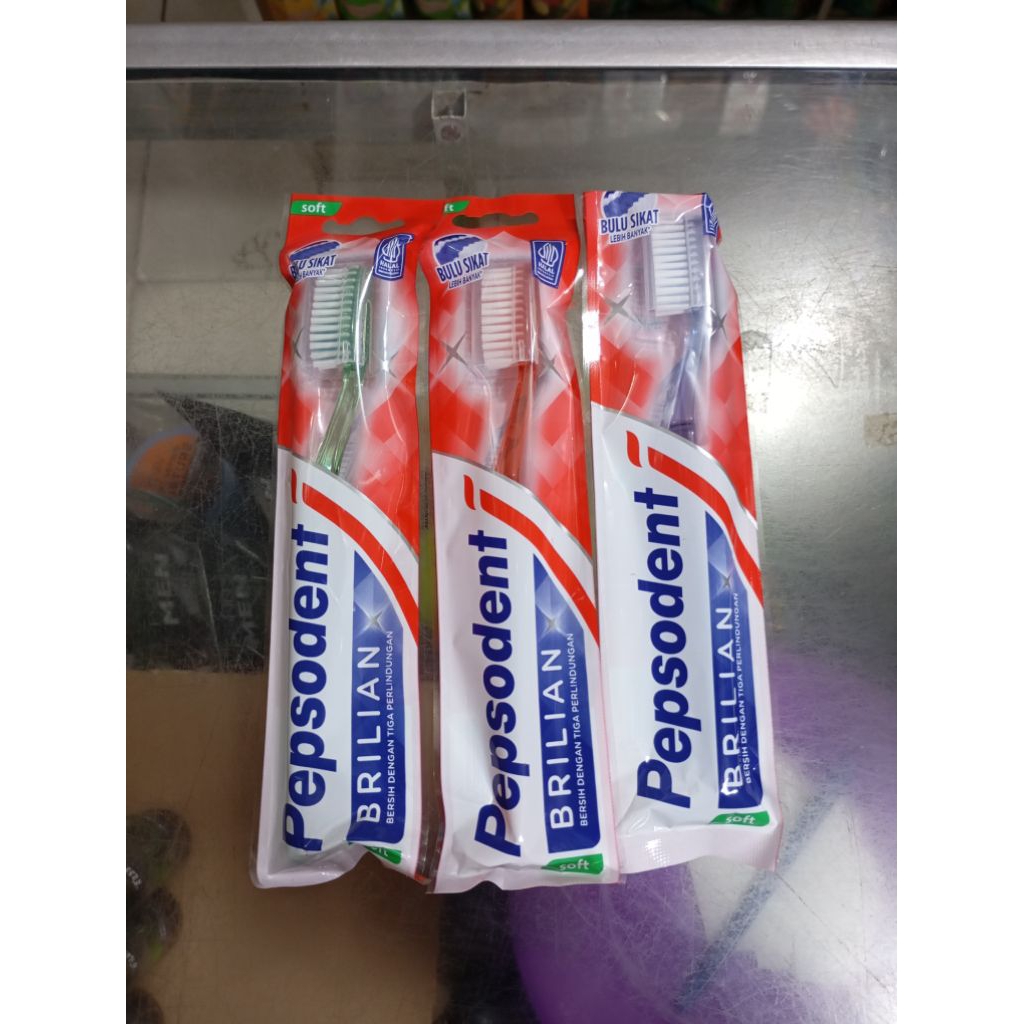 Pepsodent sikat gigi brilian