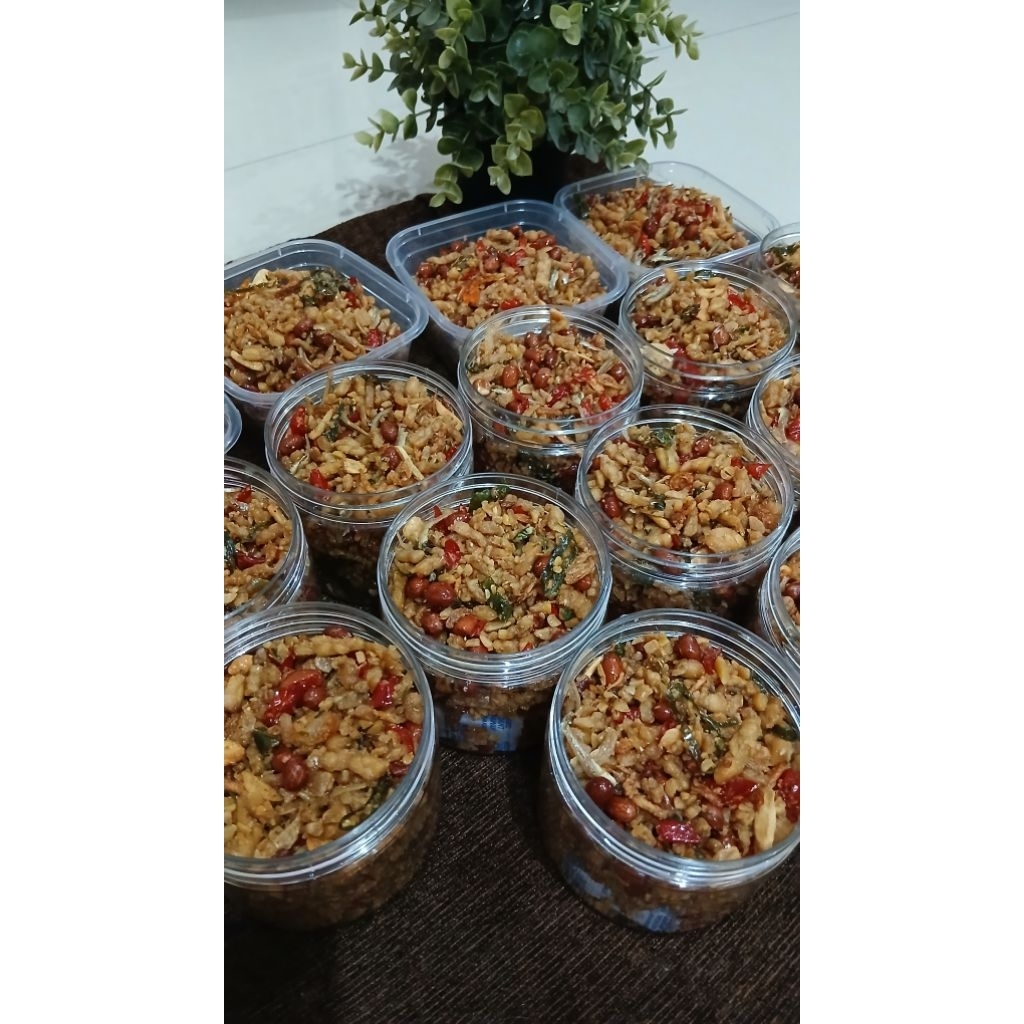 Orek Tempe Teri kacang