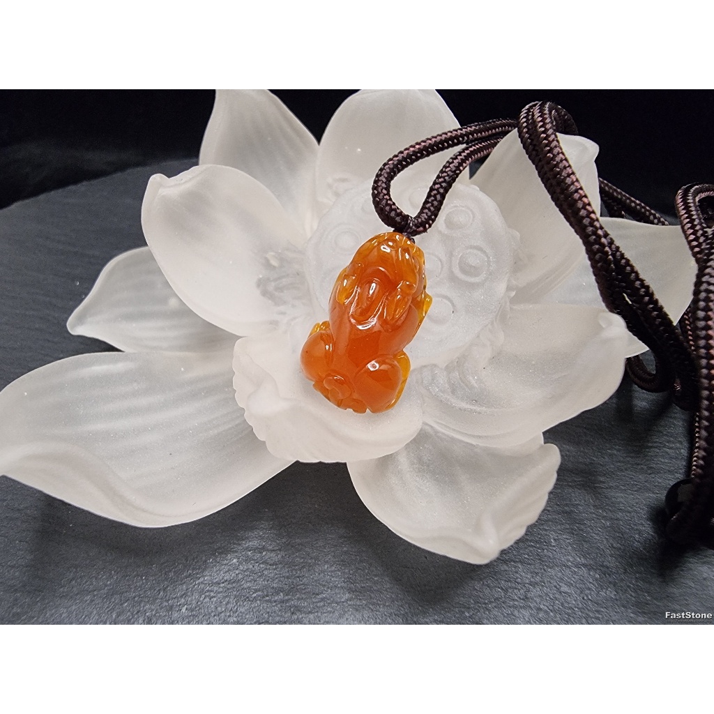 Liontin Batu Giok Red Jade Pixiu Myanamr HQ Full Natural 20x13mm C1831