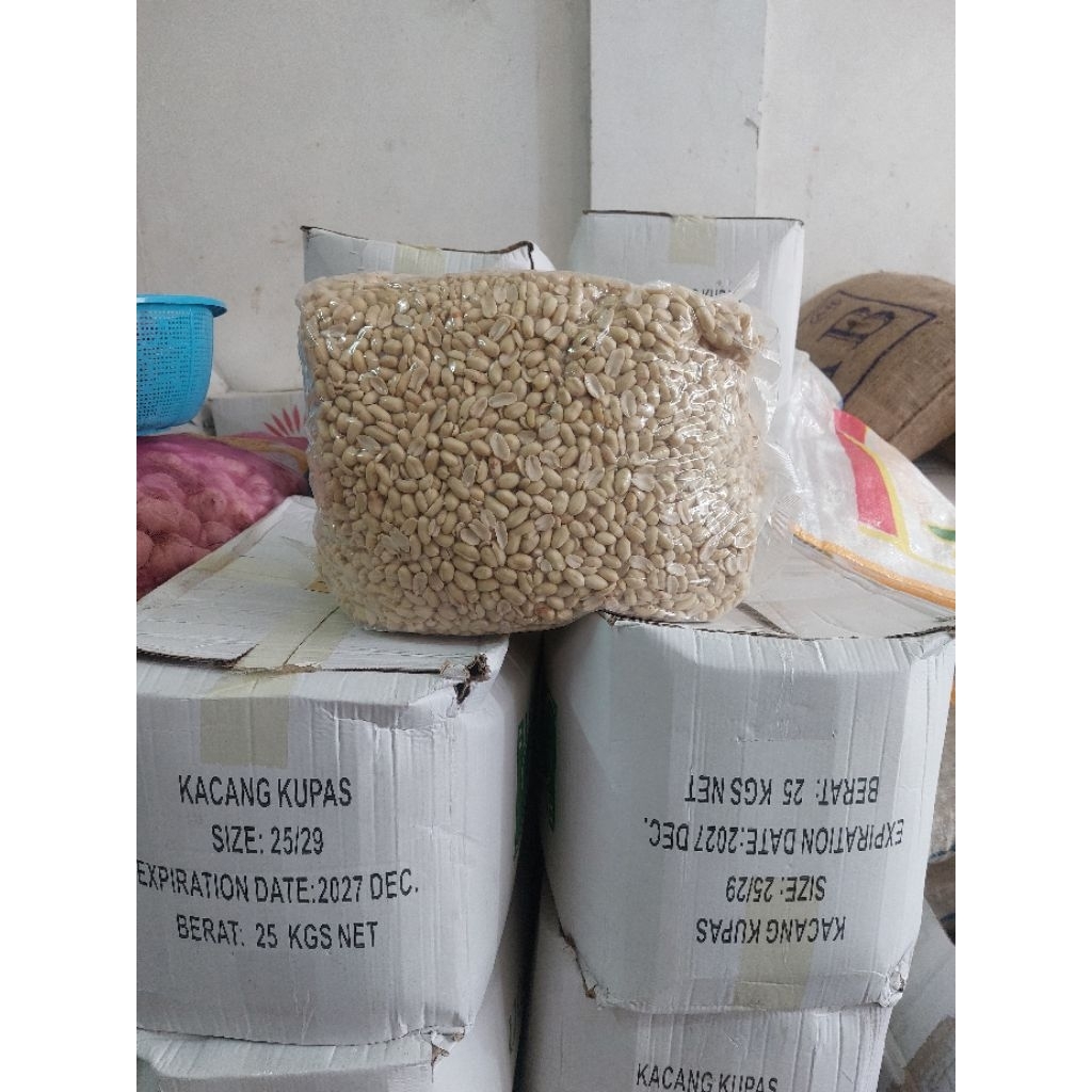 Kacang Tanah Kupas / Kacang Kupas - ukuran Besar Lonjong 25/29 [1Bal~1Dus]