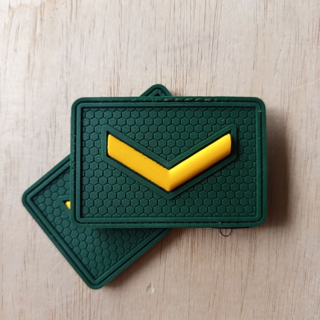 rubber patch logo pangkat serda kuning tempelan emblem aksesoris karet