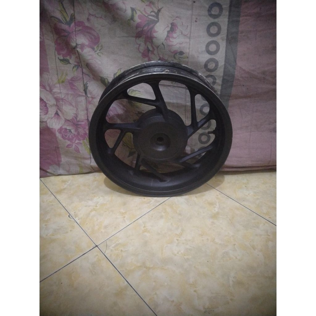 velg pelek belakang Honda Vario 160 ABS tromol  scond original