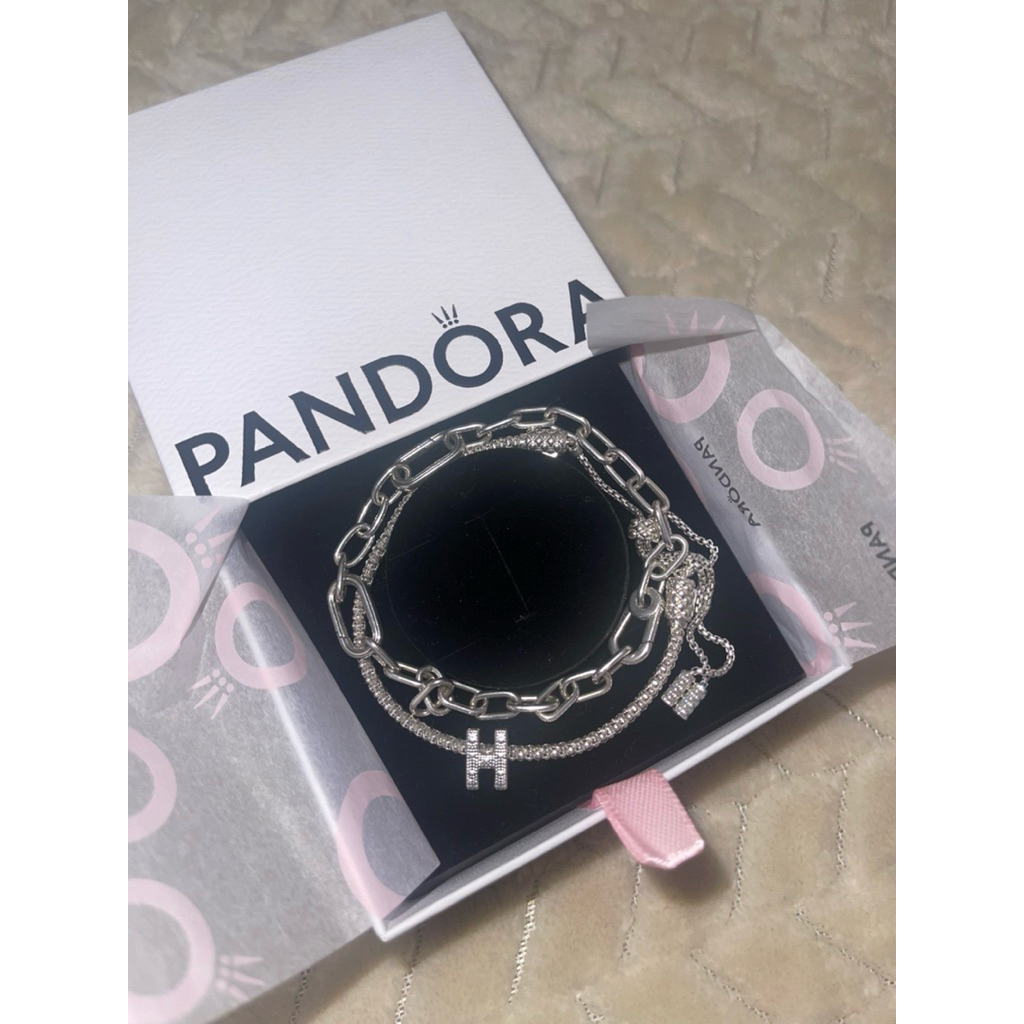 Preloved Pandora Bracelet & Charm