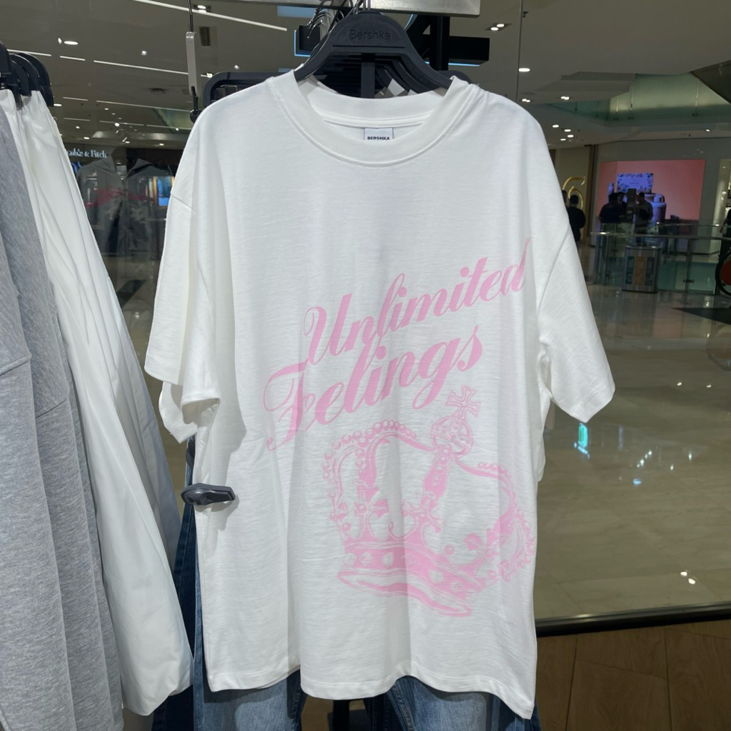 Kaus T-shirt Oversize BERSHKA Women Jastip (jasa titip)