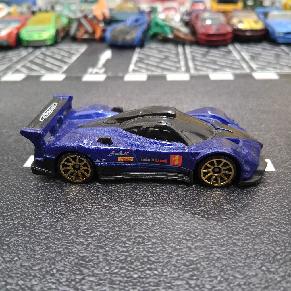 HOT WHEELS LOOSE PAGANI ZONDA R BIRU GELAP