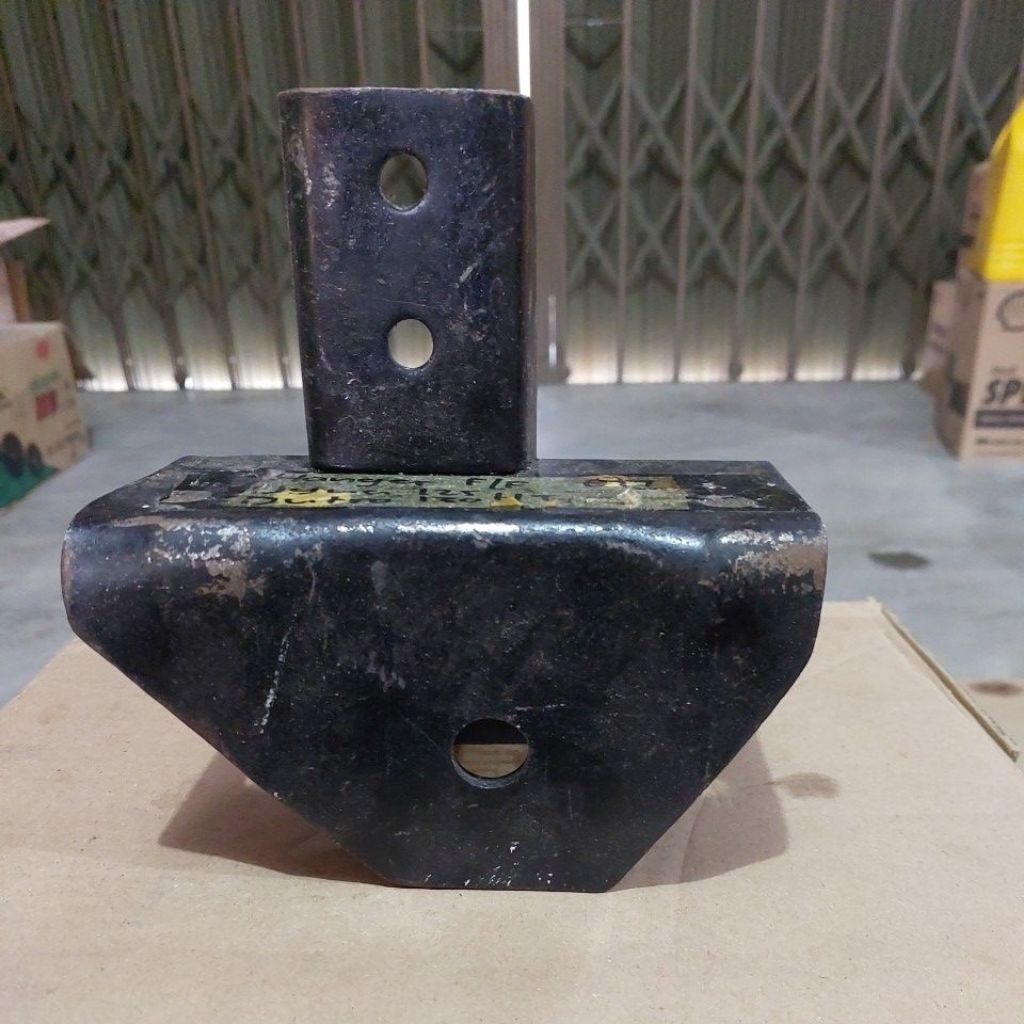 HANGER PER DYNA DUTRO 130HT 125HT DEPAN BAGIAN DEPAN KIRI