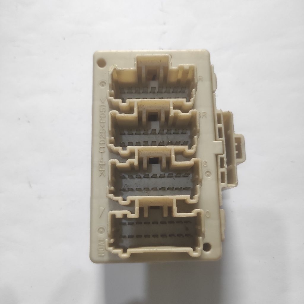 fuse box sekring Mitsubishi Pajero sport Dakar original