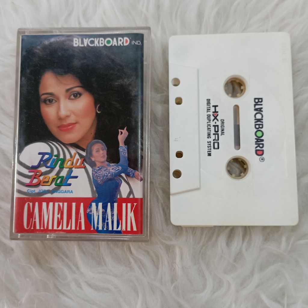 Kaset Pita Camelia Malik
