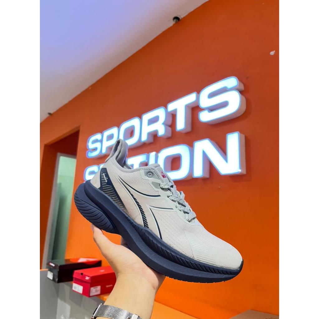 DIADORA  PAFU GREY NAVY RUNNING SHOES MAN - SPORT STATION [RU250807GNAV]