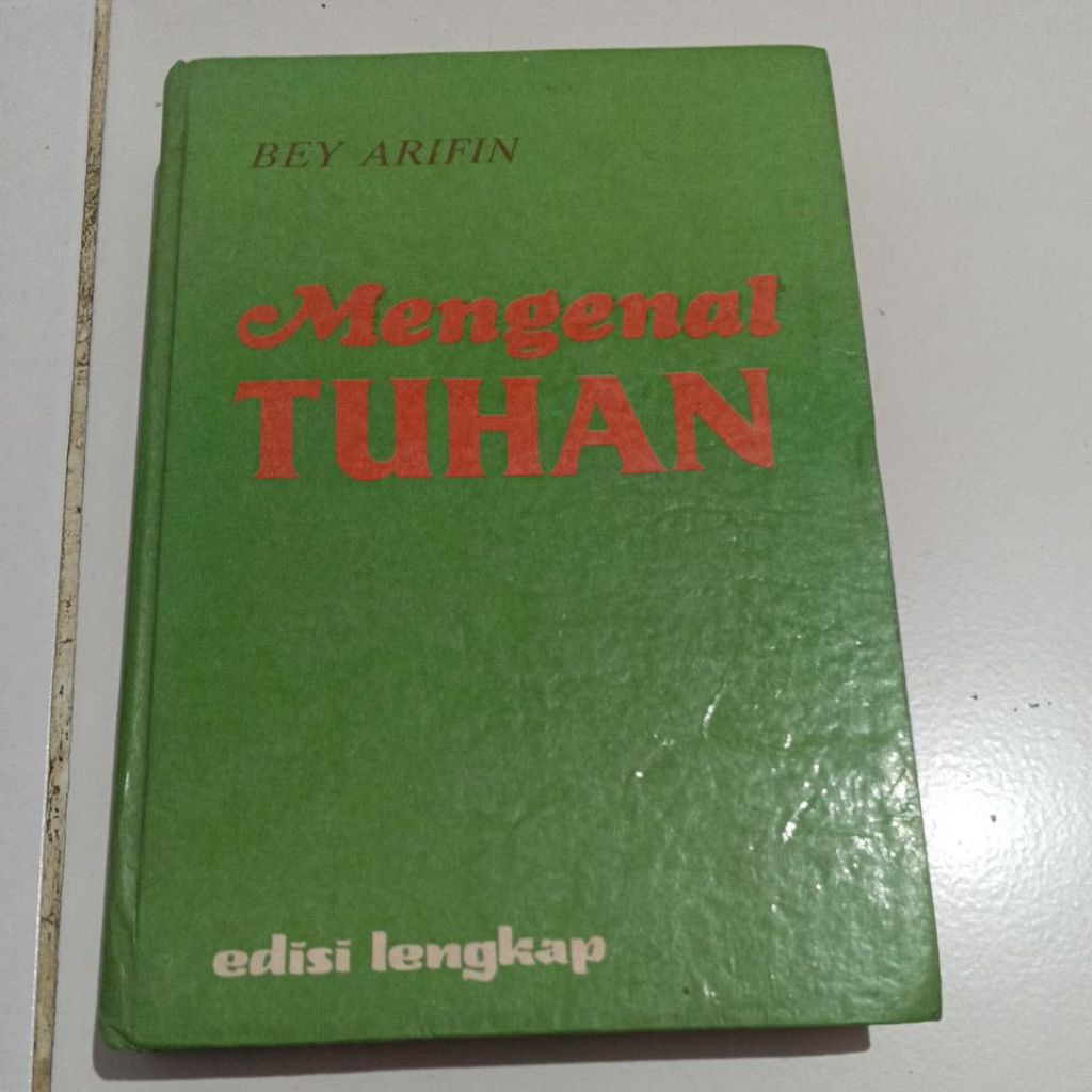 Buku mengenal TUHAN bey Arifin