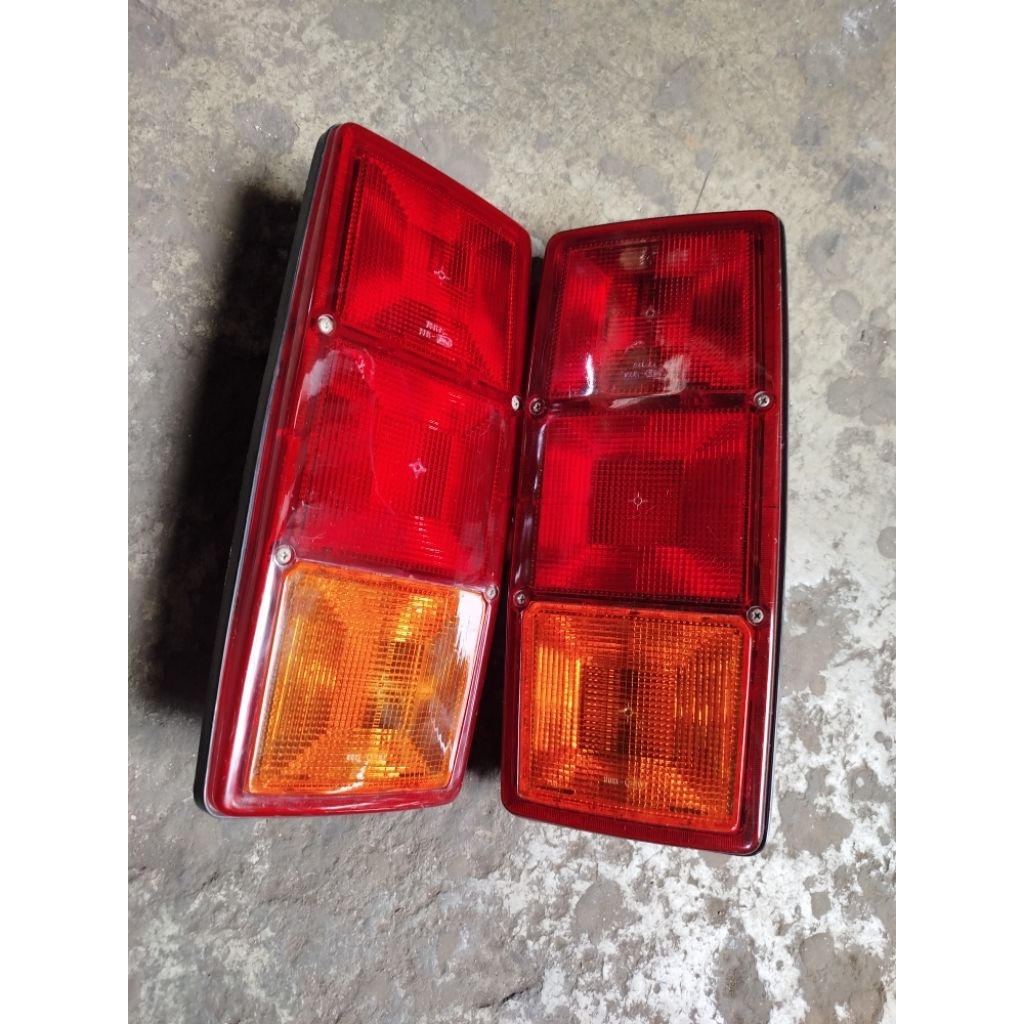 LAMPU BELAKANG MERCY TRUK ORIGINAL,STOPLAMP MERCY TRUK ORIGINAL, LAMPU REM TRUCK MERCY