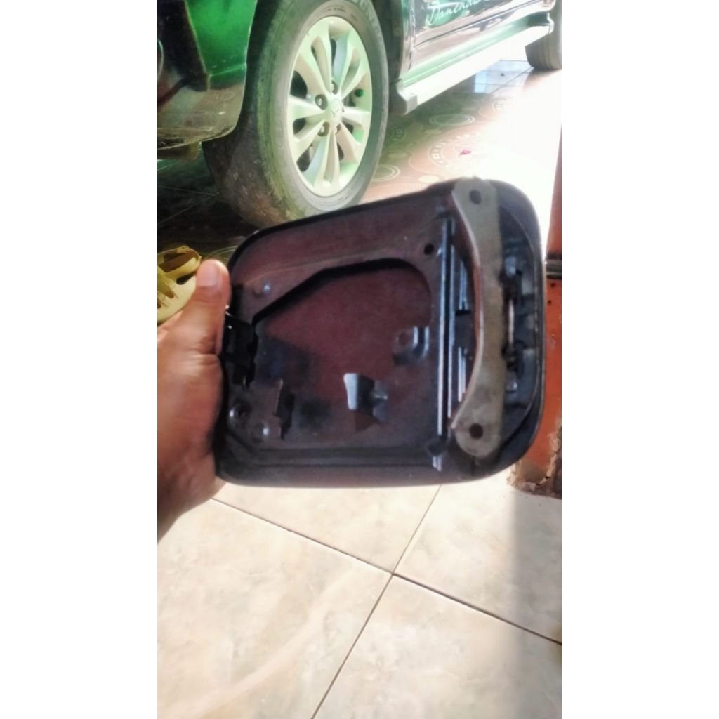 coverbensin Avanza Xenia 2010