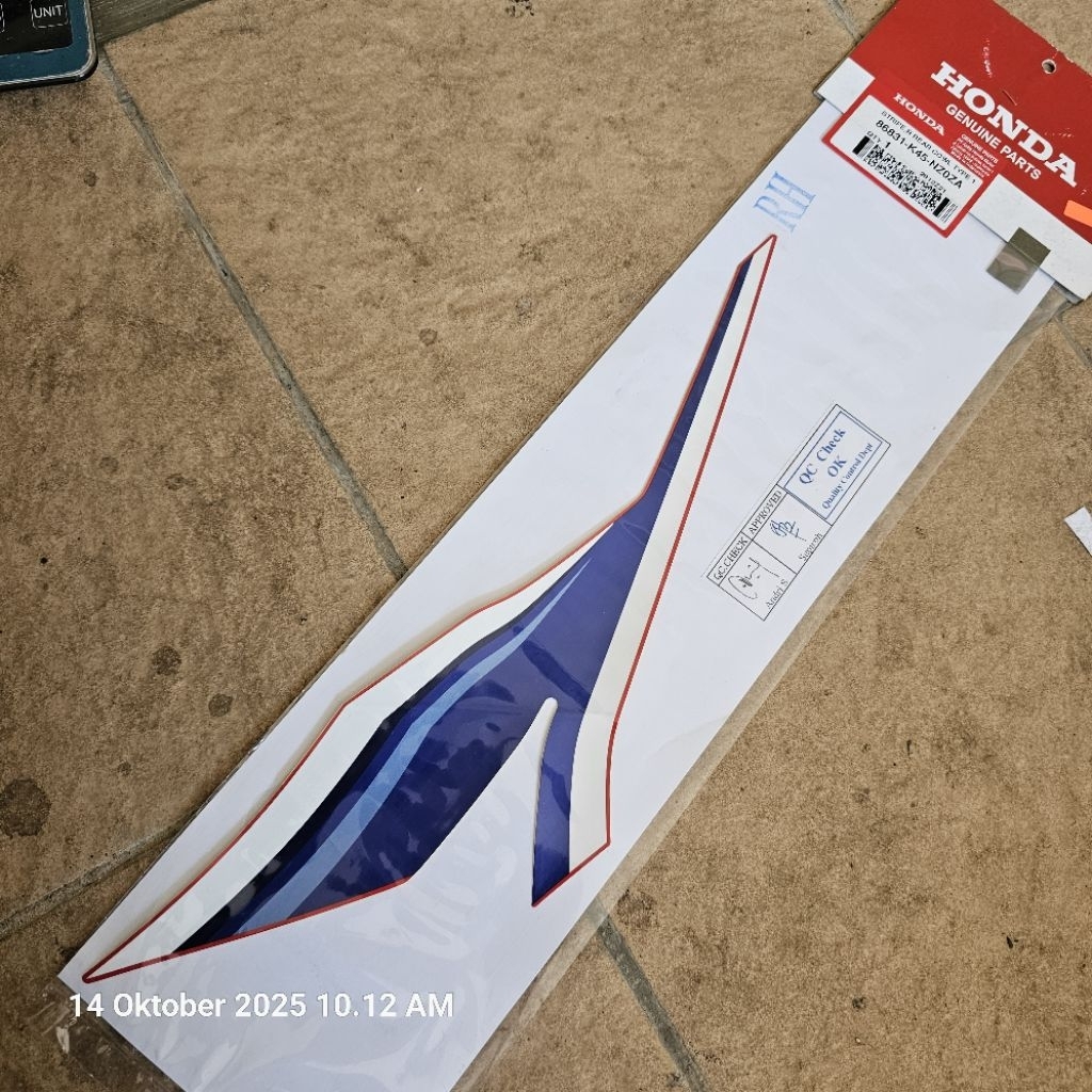 stripe body belakang CBR 150R 2021 kanan. 86831-K45-NZ0ZA