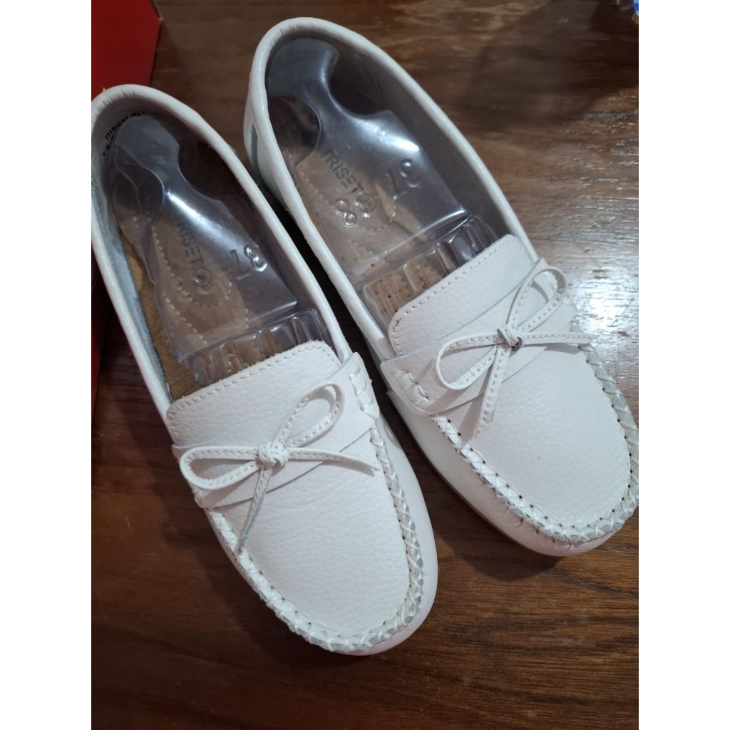 sepatu putih TRISET
