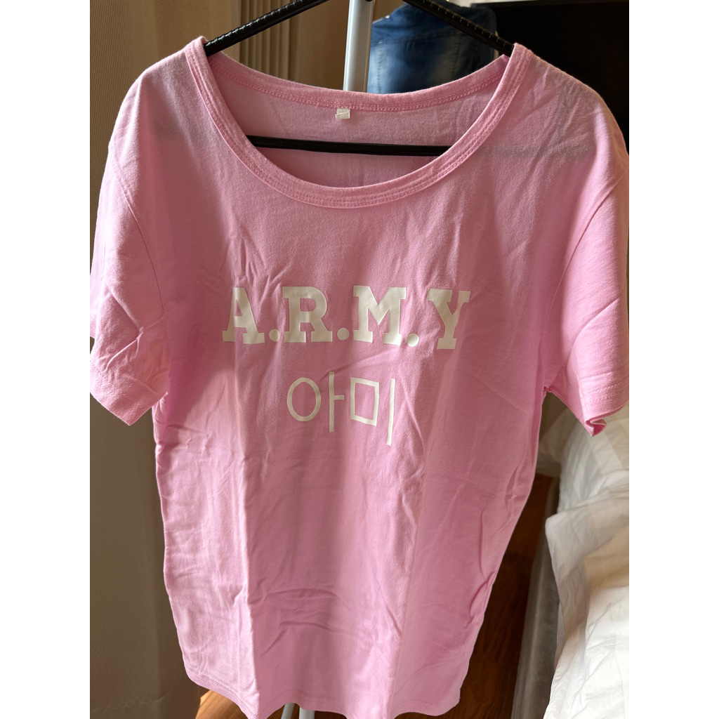 Preloved kaos warna pink wanita murah