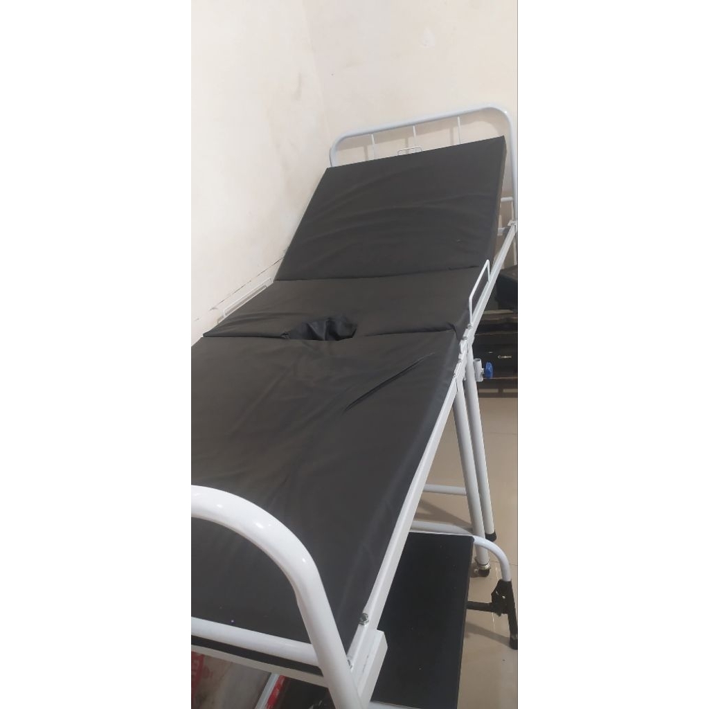 Tempat tidur pasien