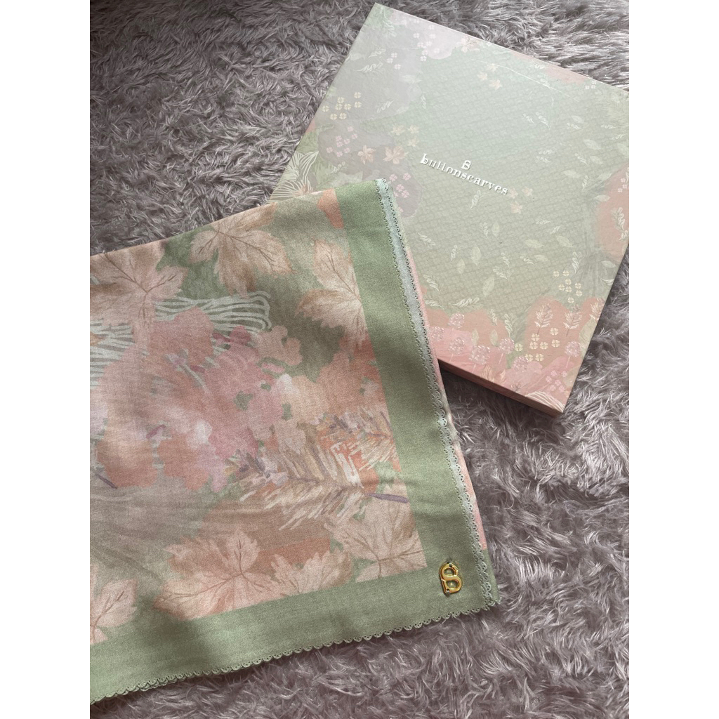 Iseltwald Series BUTTONSCARVES