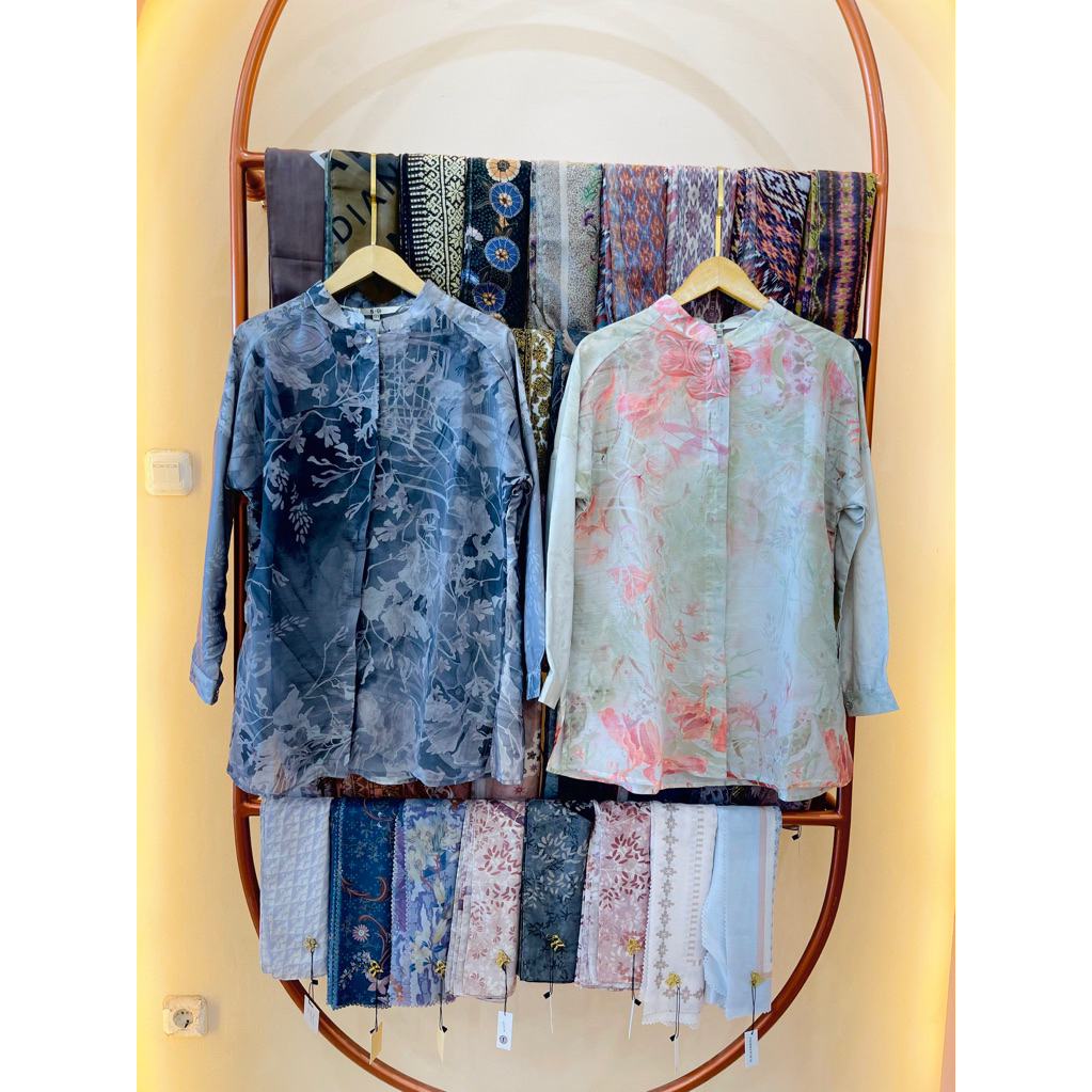 READY STOCK VALVIA TOP XANADU BUTTONSCARVES X RIAMIRANDA