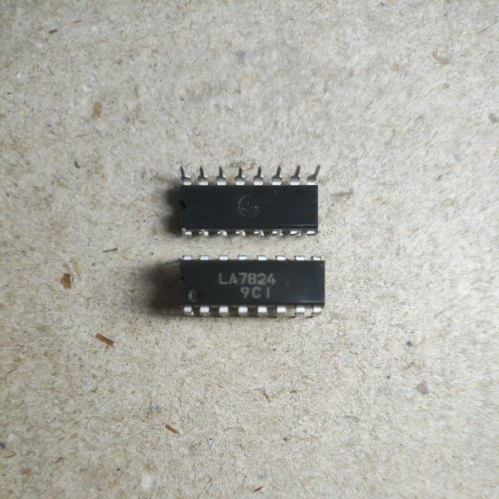 IC LA 7824
