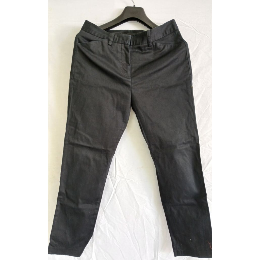 Preloved Celana The Executive ukuran 28