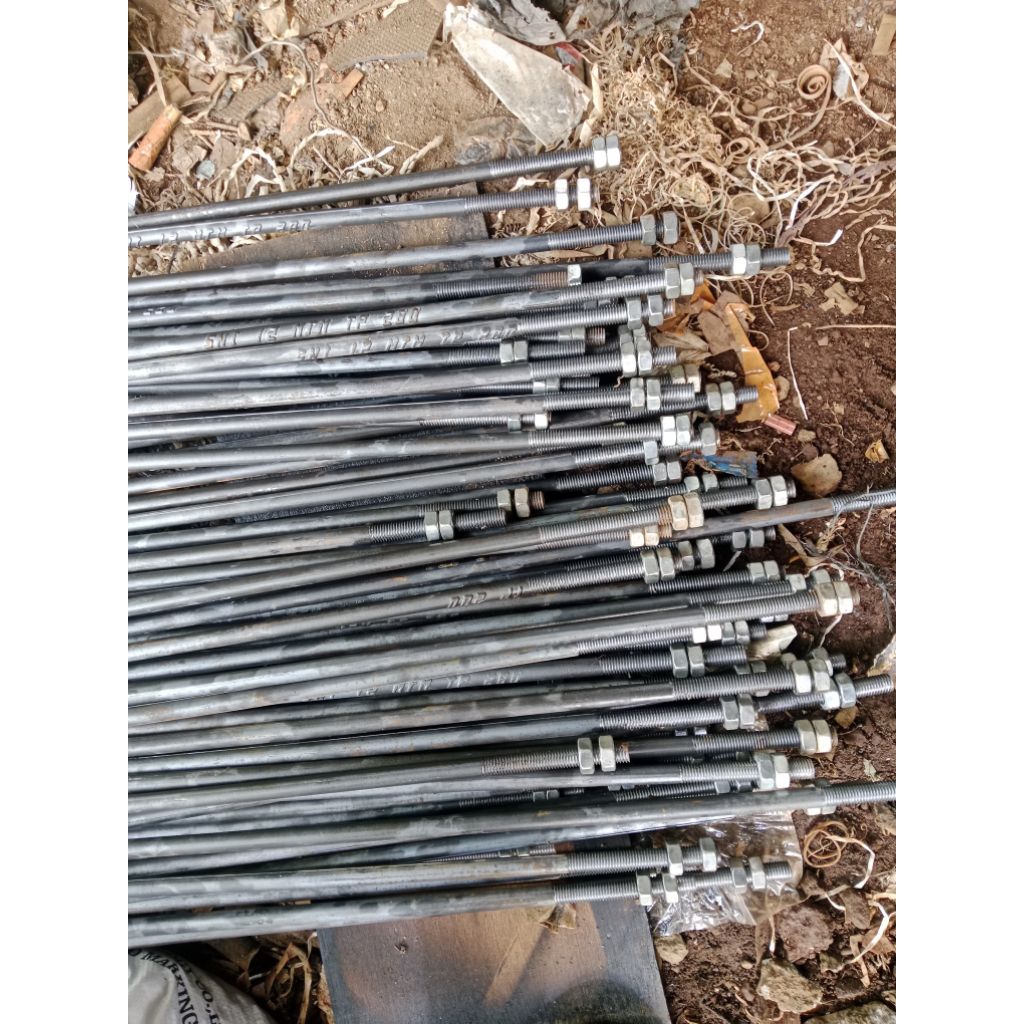 trekstang m12 panjang 104 cm