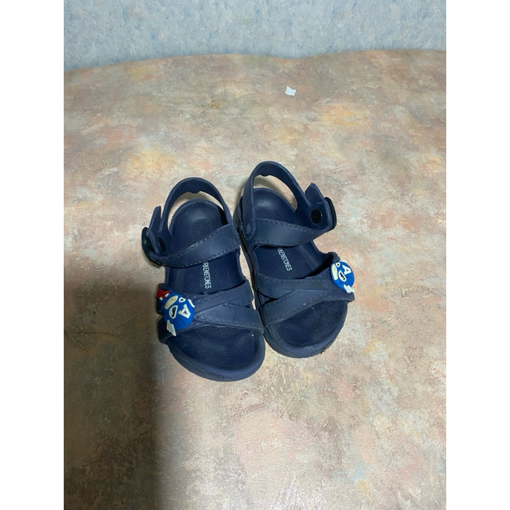 PRELOVED SENDAL KARET ANAK CAPTAIN AMERICA