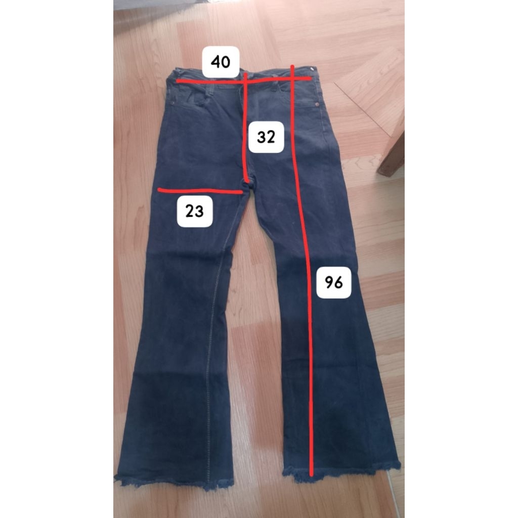 celana Jeans cutbray rawis ( Preloved )