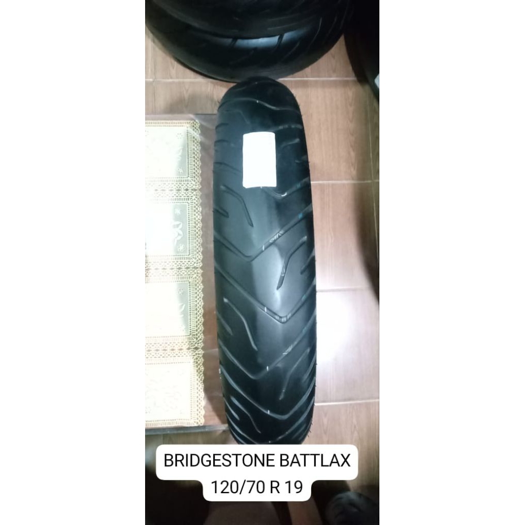 BRIDGESTONE BATTLAX Uk 120/70 R 19