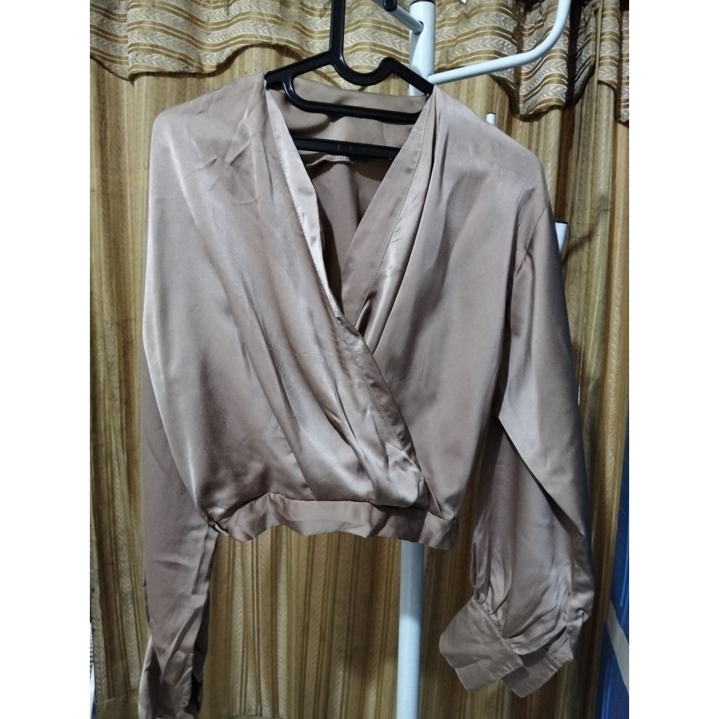 Blouse Satin Lengan Balon Korea