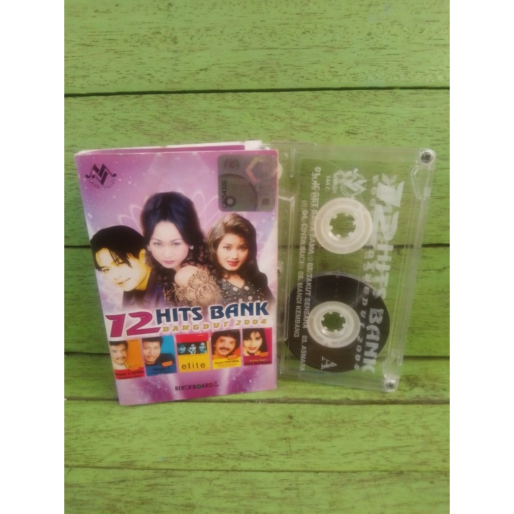 kaset 12 Hits Bank Dangdut 2004
