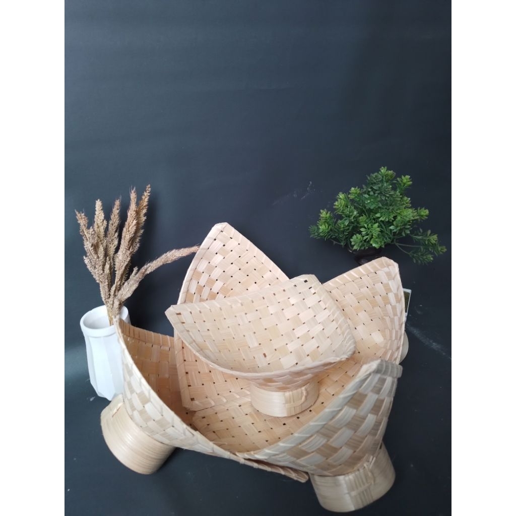 Pincuk Soko (Kaki) Pincuk Bambu Pincuk Alas Makan Teradisional Bambu Pincuk Anyaman Bambu