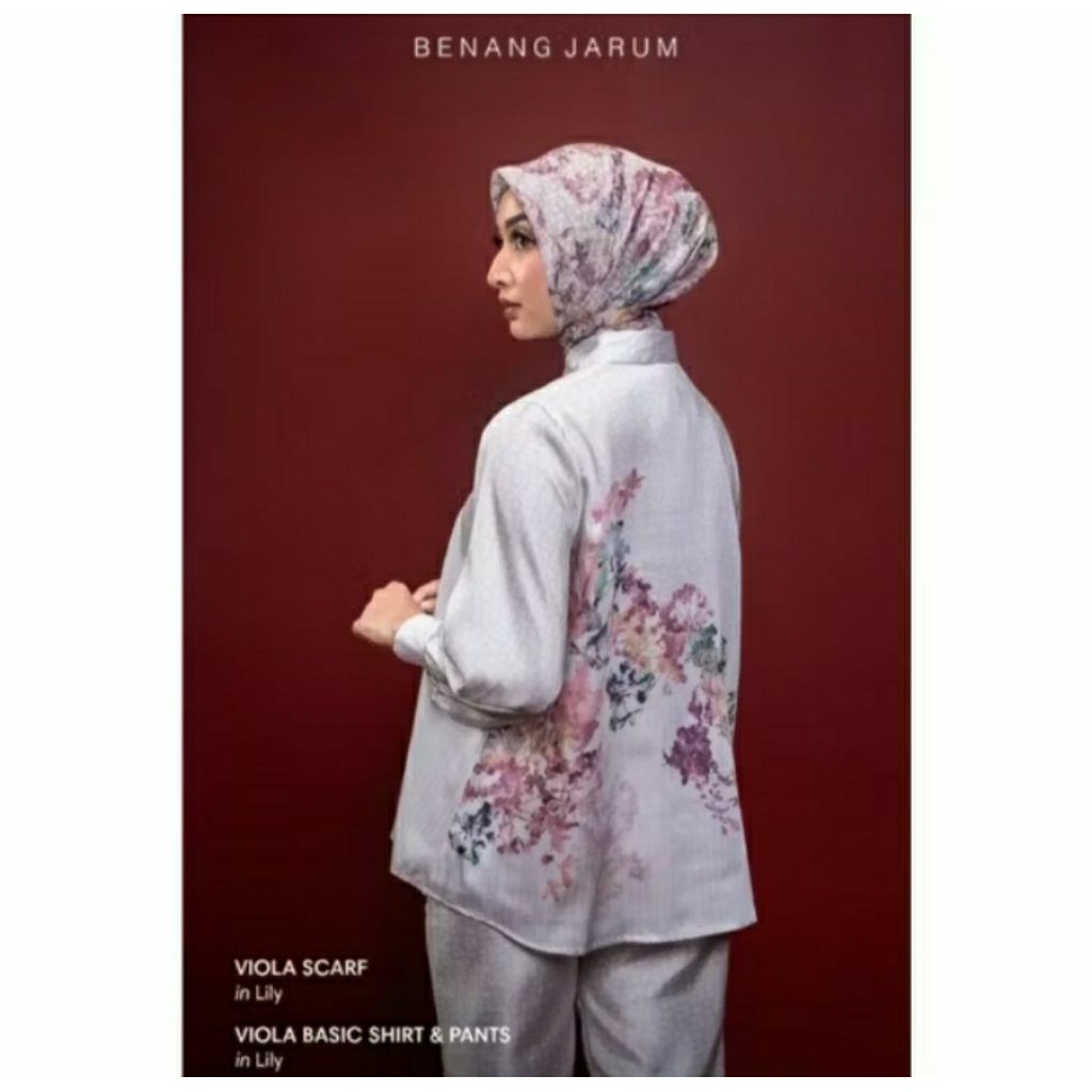 Benang Jarum Viola basic shirt lily size M NEW