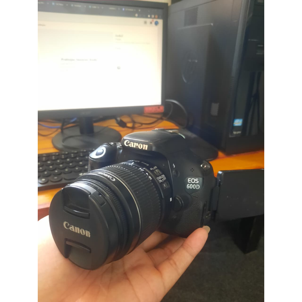 Kamera DSLR Canon 600D