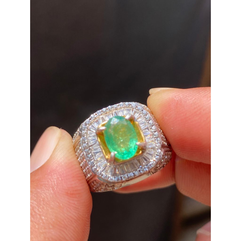 Natural Emerald beryl atau zambrud Columbia ring