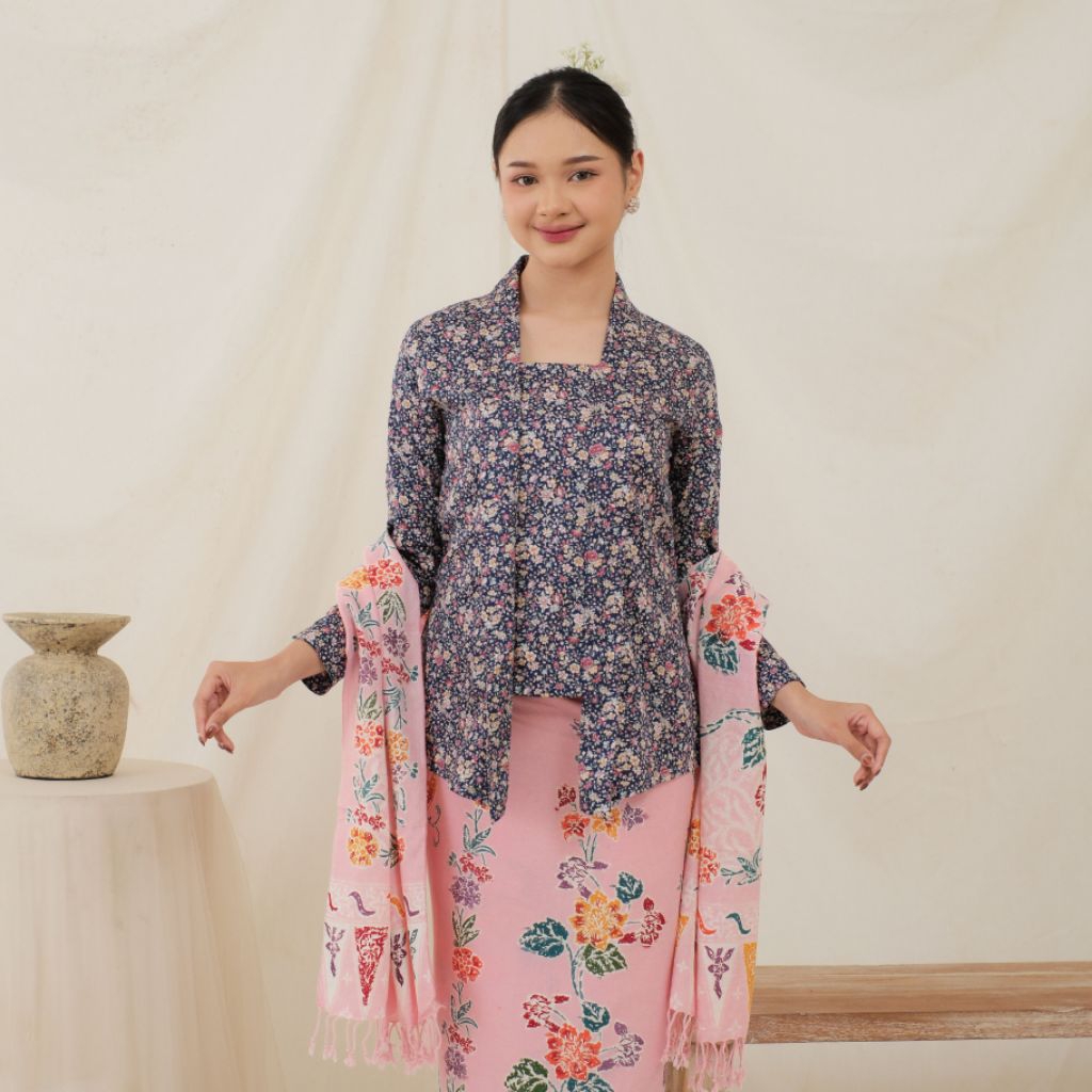 Kebaya Kutu Baru Modern Katun Jepang by Khalisa Batik - Gendhis Navy