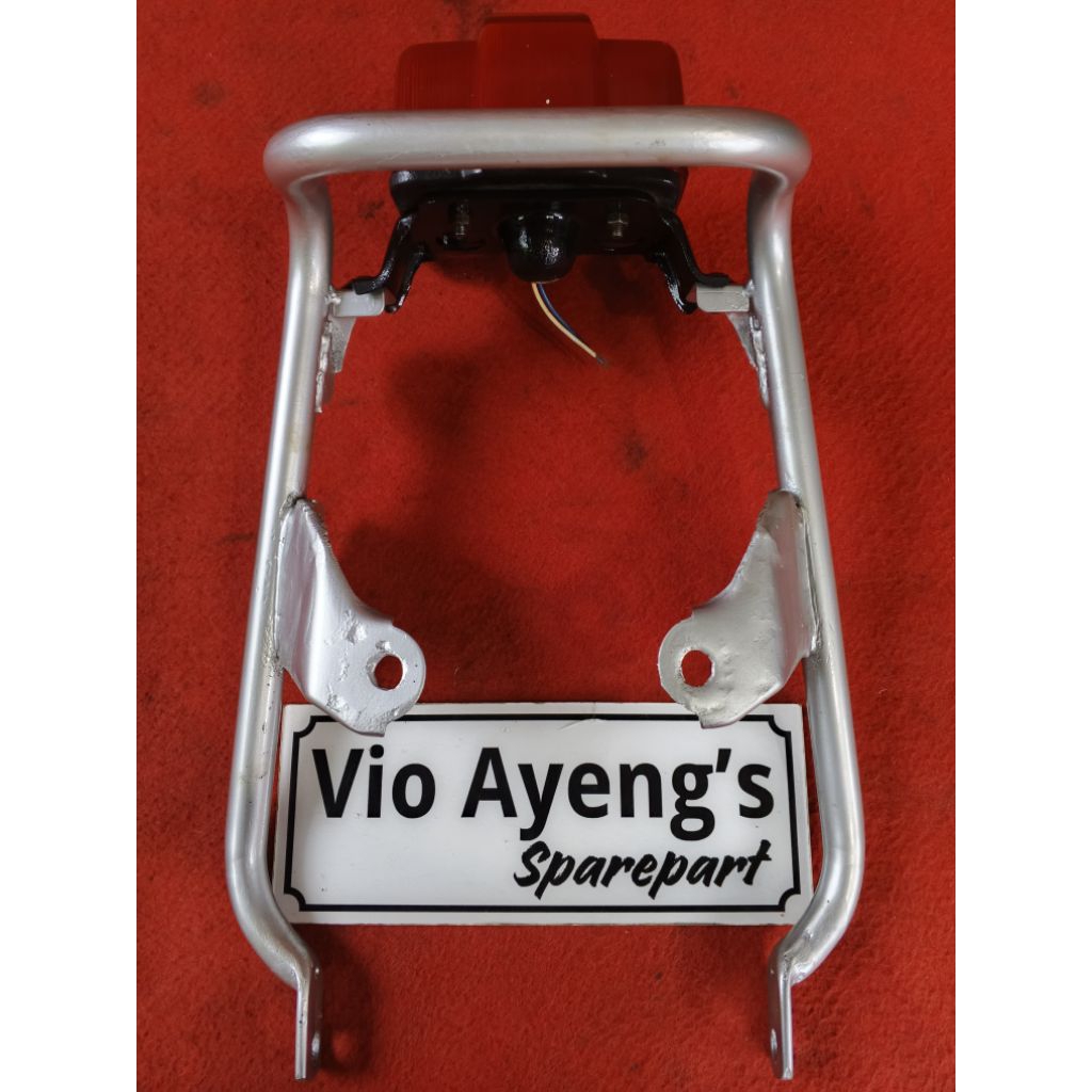 BEGEL BELAKANG, PLANGER, PEGANGAN JOK BELAKANG YAMAHA L2 SUPER, L2G, L2SN, ORIGINAL SECCOND